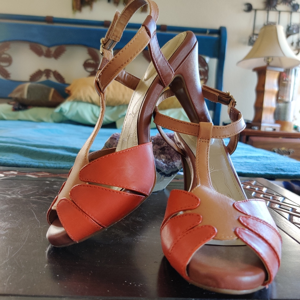 Retro Style Heels by Giani Bernini